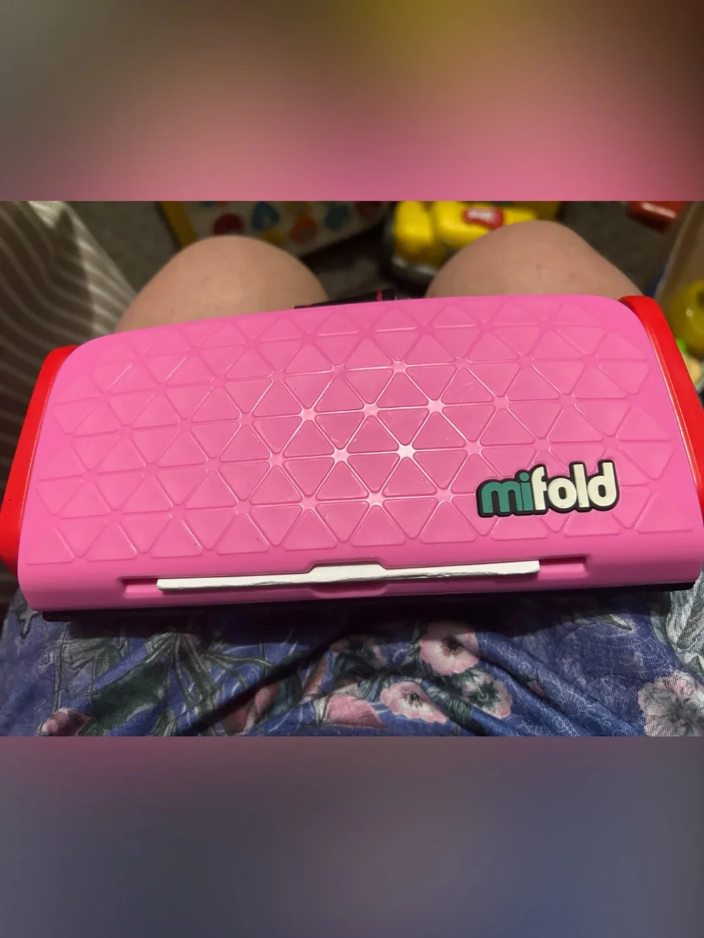 Mifold Compact Booster Seat - Pink